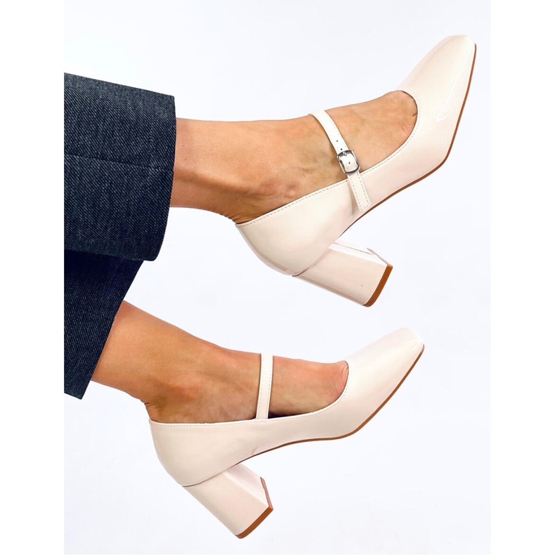 Maddoi Beige patenterade högklackade pumps - Inello 1