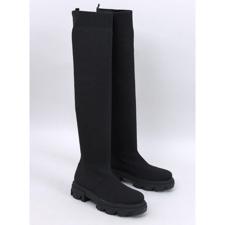 Nusses Svarta over-the-knee boots med en flexibel ovandel 1