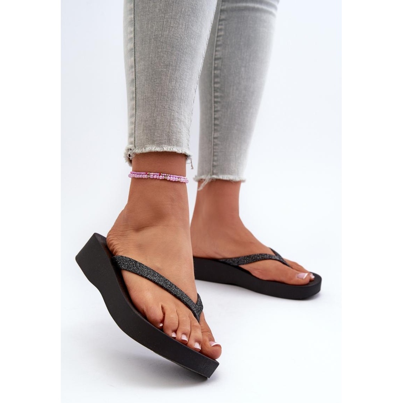 Ipanema Flipflops med en glittrig svart rand 1