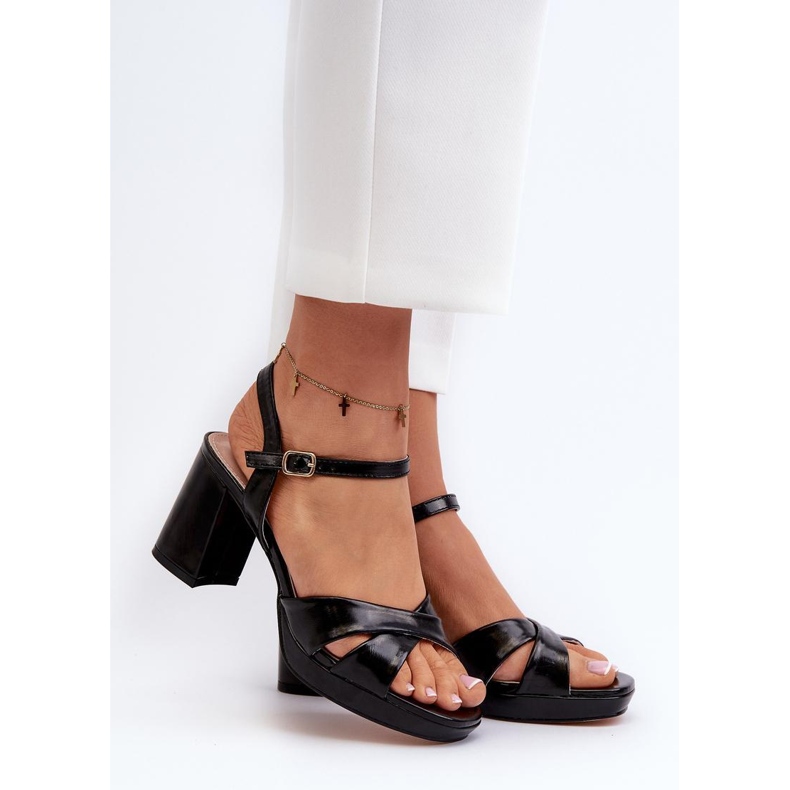 Eleganta svarta sandaler med hög klack 1