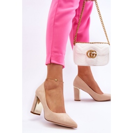 Beige pumps i mocka 1