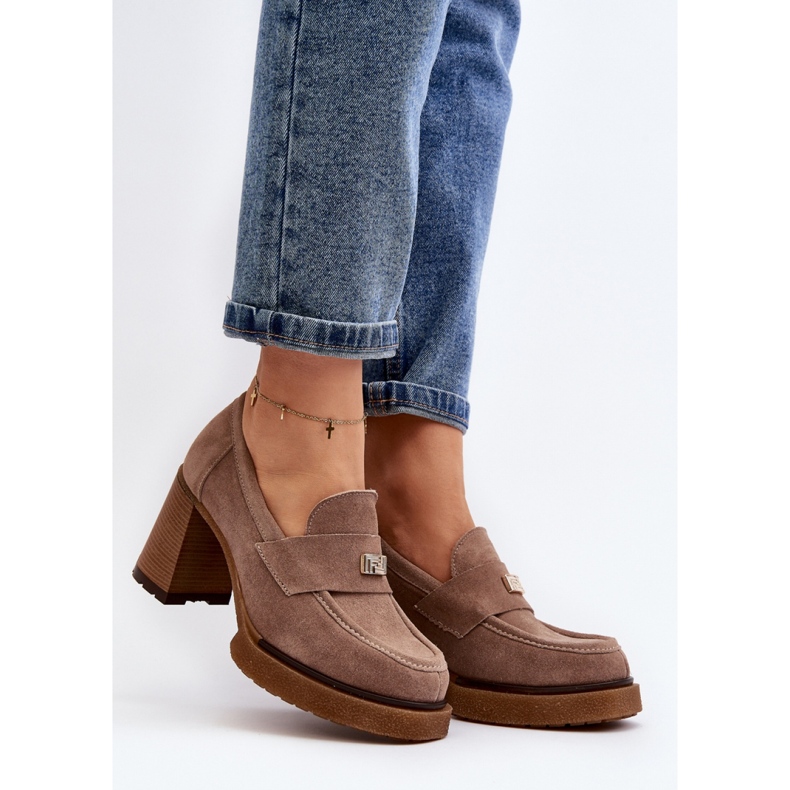 Zazoo Mörkbeige loafers i mocka på hög klack 1