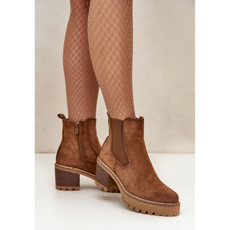 Högklackade stövlar i mocka för kvinnor brun 1