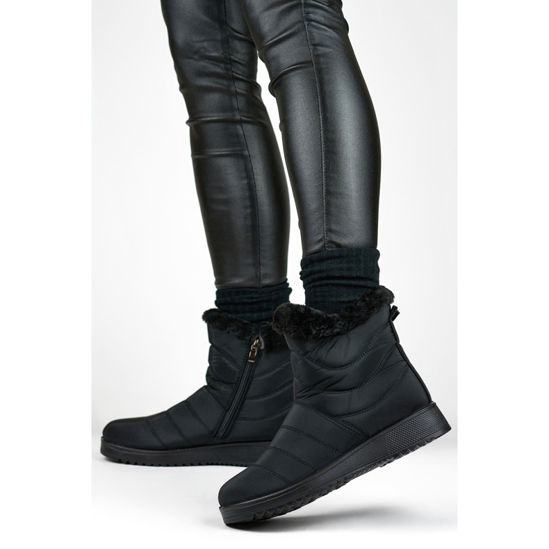 Pälsfodrade snöstövlar för kvinnor W76B, svarta 1