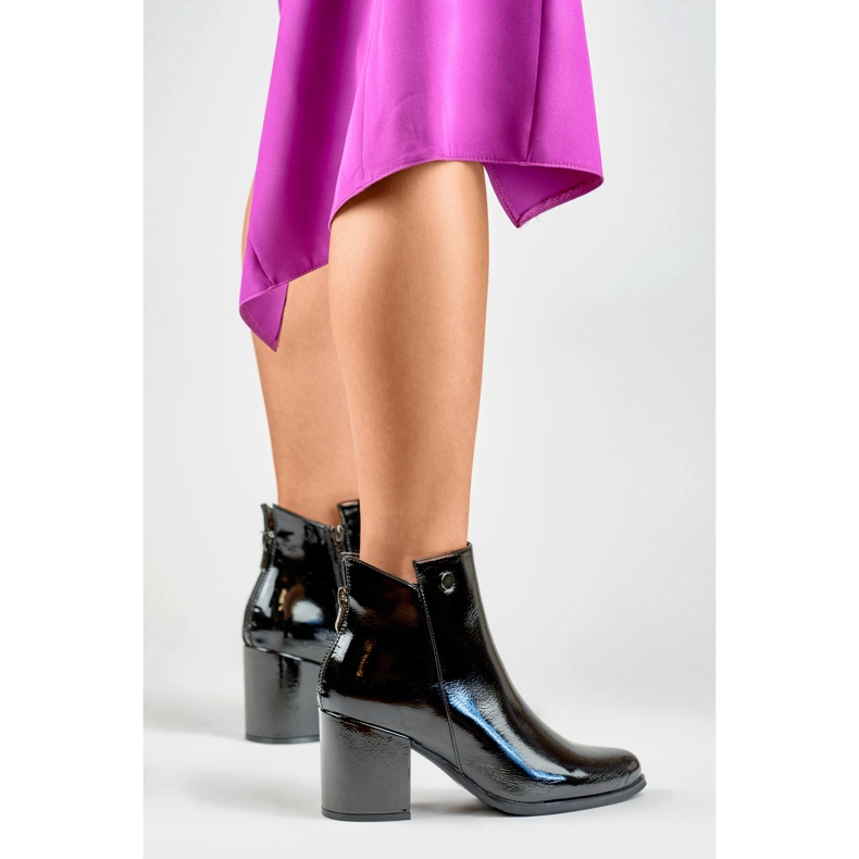 Stövlar Modell Charlotte 260039B-LA Svart Lack - PRIMO 2