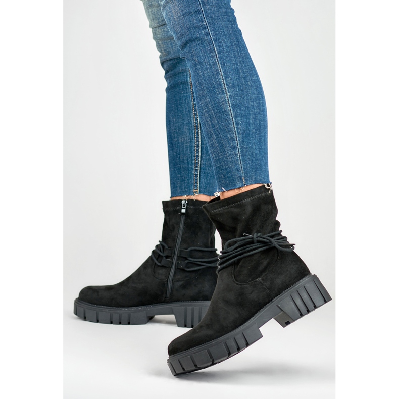 Stövlar Modell DE1127S-B Svart mocka 2