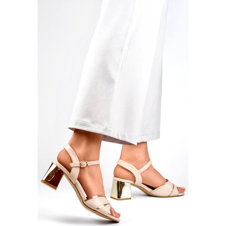 Sandaler modell GD-FL1133BE beige 1