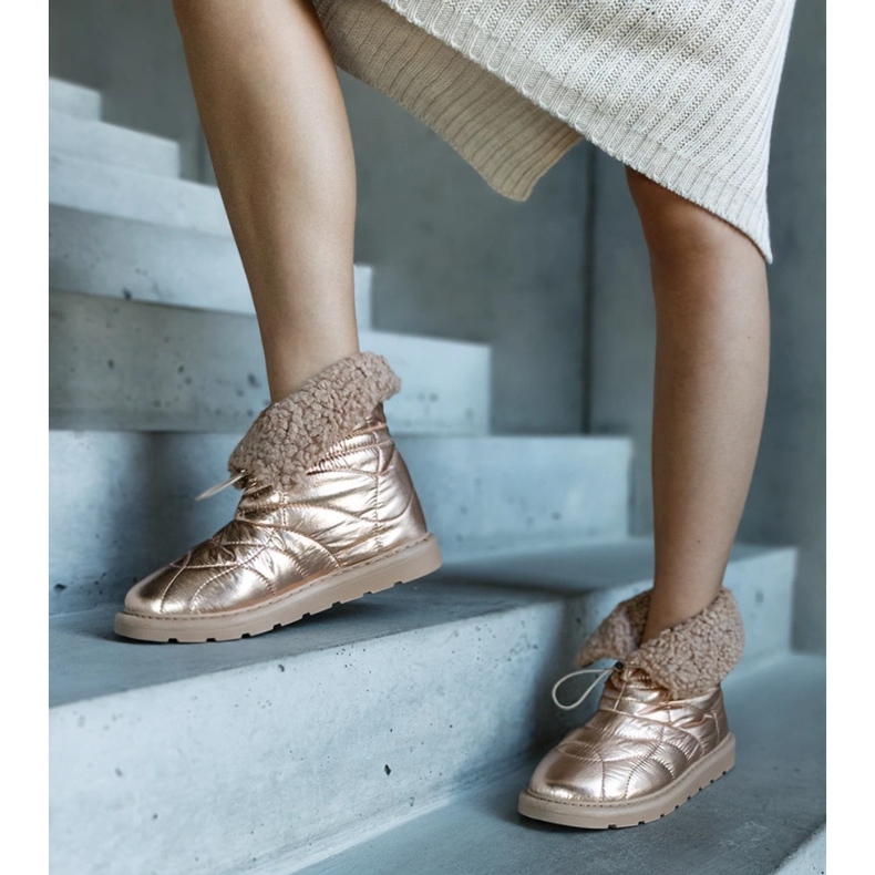 Caellita guldisolerade snöstövlar med manschett gyllene 1