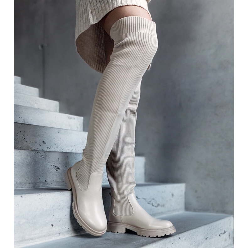 Beige långa stövlar med en elastisk ovandel Daryl 1