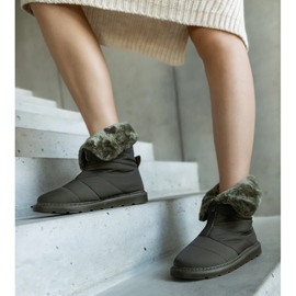 Gröna isolerade snöstövlar med krage från Edidda 1