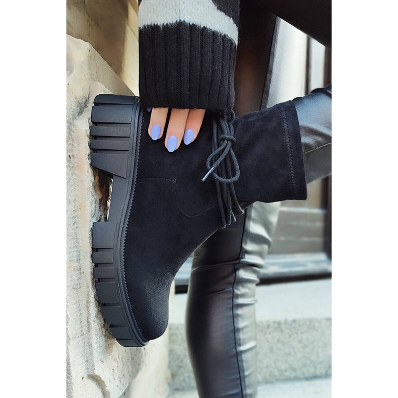 Ankelstövlar för kvinnor med en elastisk ovandel, snörning, svart DE1127S-B 1