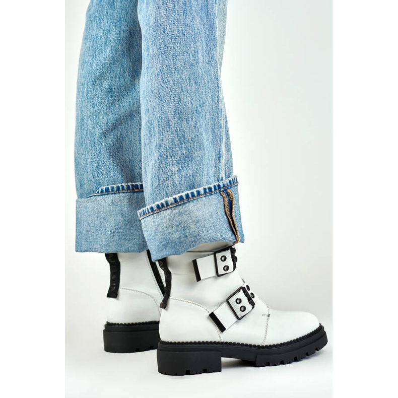 Damlackerade arbetarstövlar med spännen, vit 250007W-PU 2