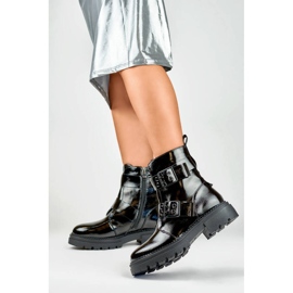 Lackstövlar för damer med spännen, svarta 250007B-LA 2