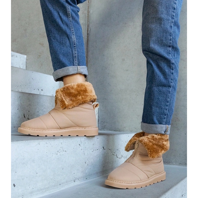 Beige isolerade snöstövlar med krage från Edidda 1