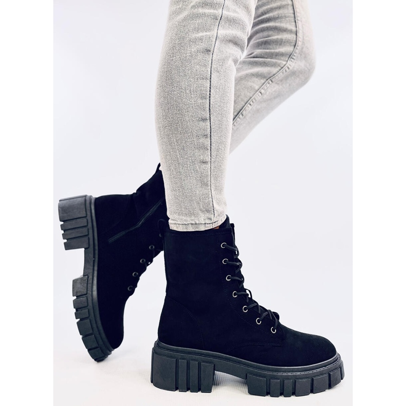 Kelis Svarta snörstövlar 2