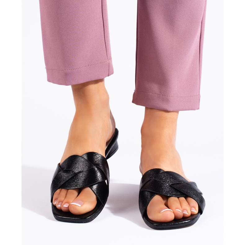 Svarta tofflor för damer 1