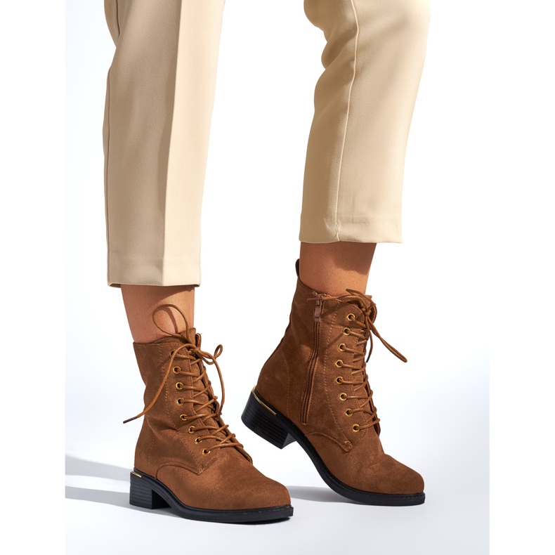 Bruna ankelstövlar med snörning för kvinnor med låg klack 1