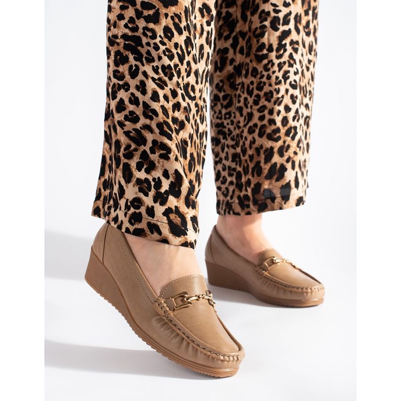 Beige dammockasiner med spänne 1