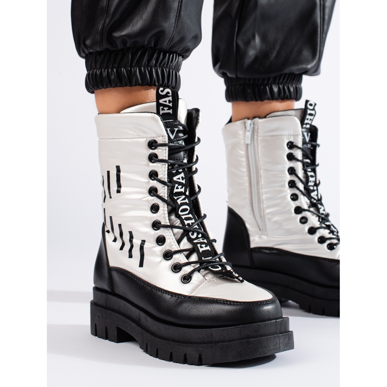 Isolerade väskor för kvinnor på Vinceza-plattformen i svart och vitt 1