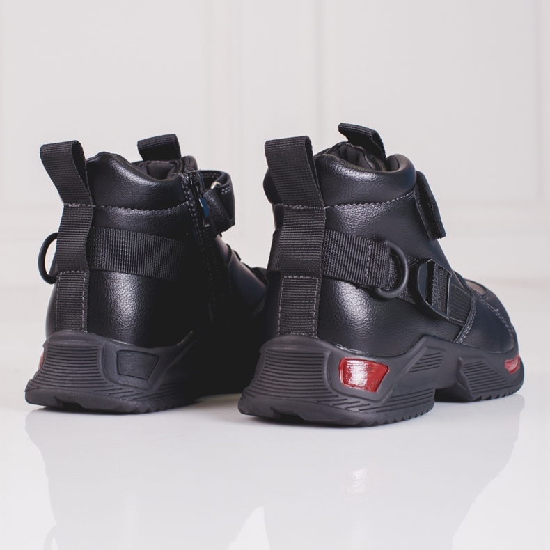 Svarta pojkstövlar 2