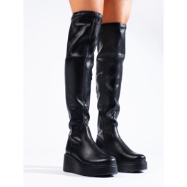 Svarta musketörer i ekoläder på Shelovet-plattformen 2