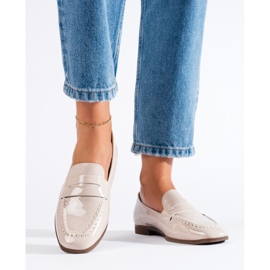 Patentbeige dammockasiner från Shelovet 1