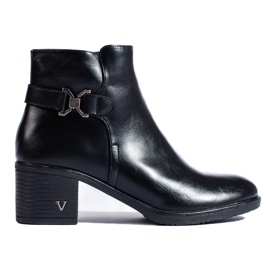 Svarta eleganta stövletter från Potocki 1