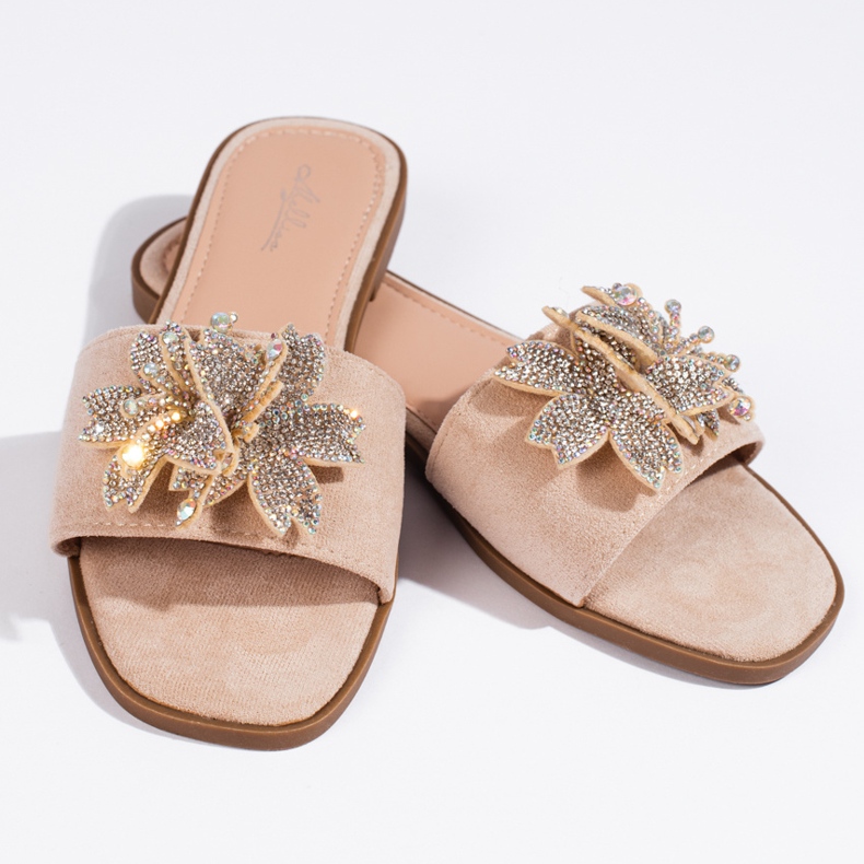 Beige damflipflops med dekoration 1