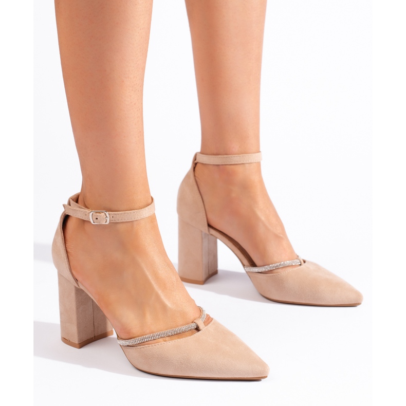 Högklackade pumps i beige mocka 1