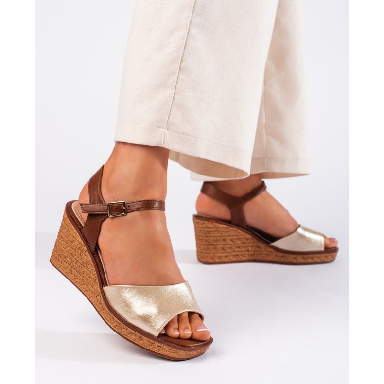 Damsandaler i guld från Sergio Leone gyllene 1