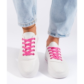 Vita damsneakers med rosa snören 2