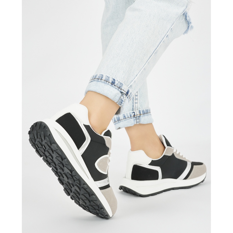 Svarta och beige sportskor för kvinnor 1