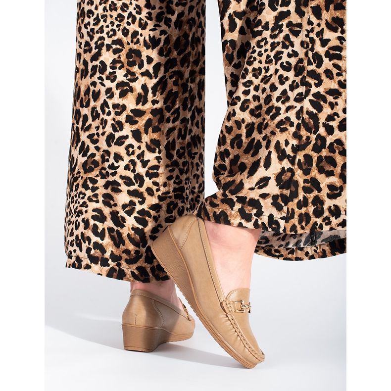 Beige dammockasiner med spänne 2