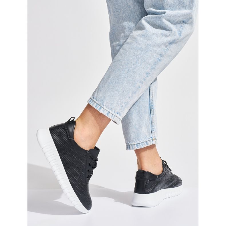 Genombrutna svarta skor från Sergio Leone 1