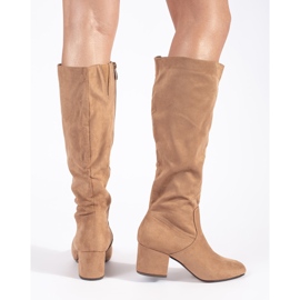 Högklackade damstövlar i beige mocka 4