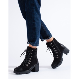 Isolerade dambaggies gjorda av ekologisk mocka svart 1