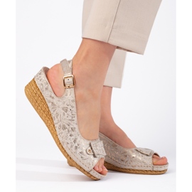 Beige espadrille sandaler med låg kil 1