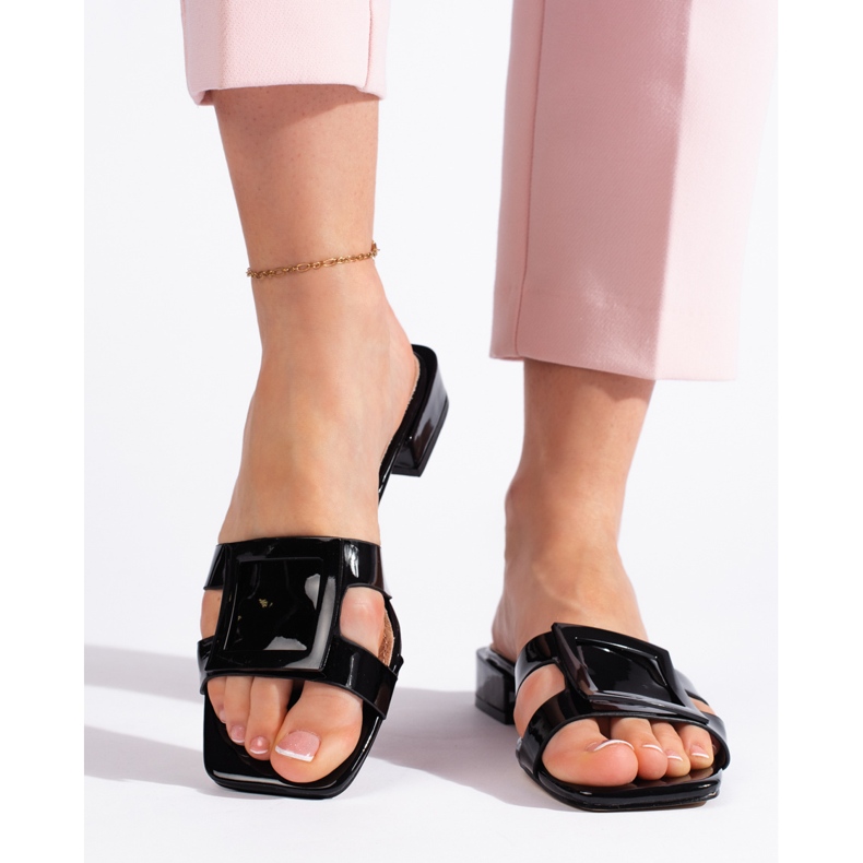 Klassiska svarta eleganta flip-flops för kvinnor 1