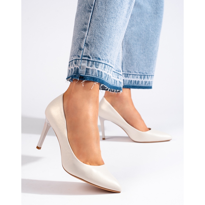 Klassiska vita dampumps från Sergio Leone 1