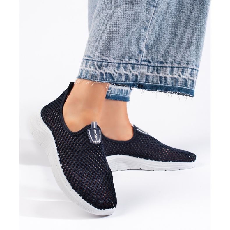 Genombrutna slip-on marinblå sportskor 1