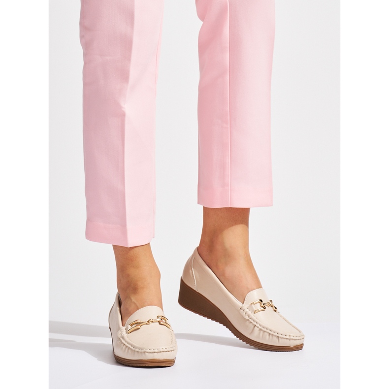 Beige dammockasiner med spänne 1