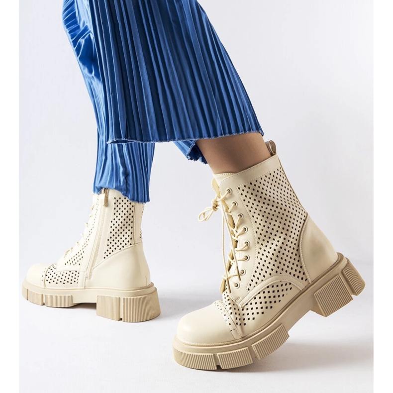 Corpus beige genombrutna stövlar 1