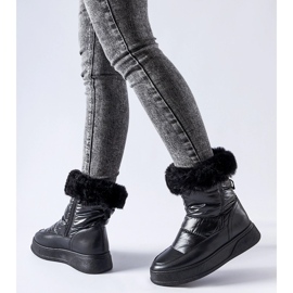 Svarta isolerade snöstövlar med päls Oliver 1