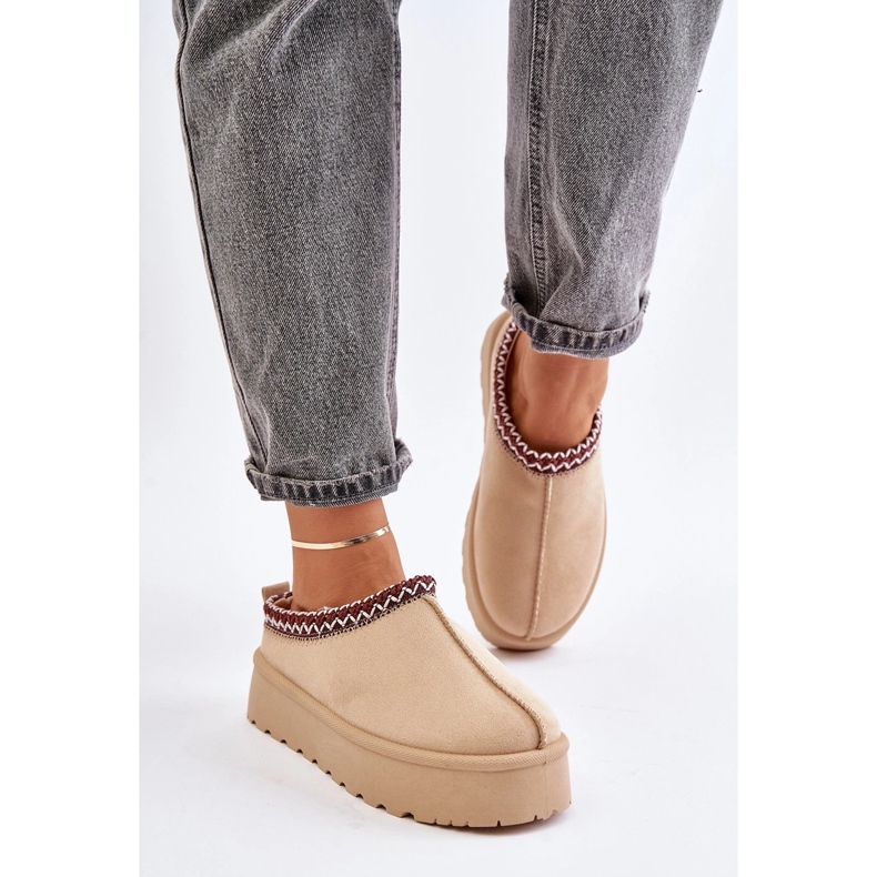 Låga snökängor för kvinnor med broderier på den ljusbeige plattformen Narirya 2