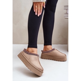 Låga snöstövlar för kvinnor med broderier på en plattform, mörkbeige narirya 1
