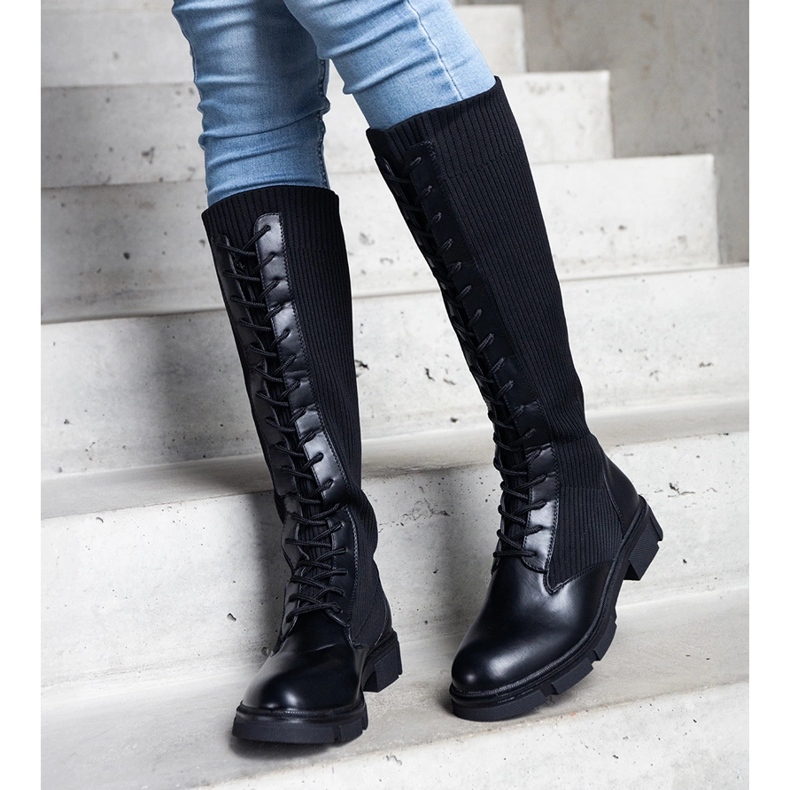 Svarta slip-on boots med smidig ovandel från Veradi 1