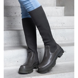 Gröna slip-on stövlar med en flexibel ovandel på en massiv Eltheasula 1