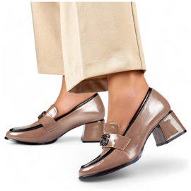 Beige patent lågklackade skor, dam högklackat pumps 1