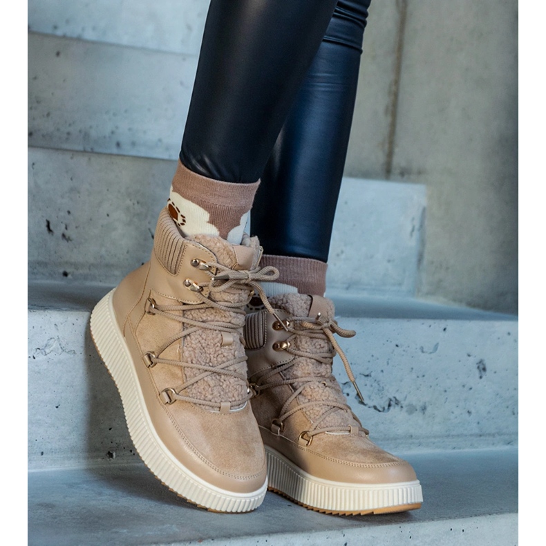 Rosemarie beige stövletter med tjock sula 2