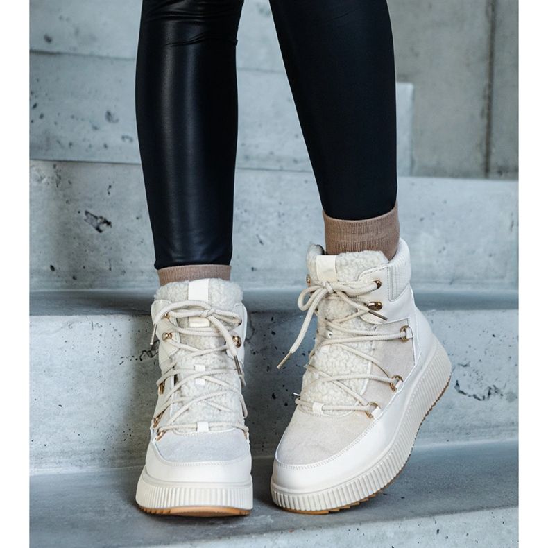 Ljusbeiga stövletter med tjockare sula, Rosemarie beige 1